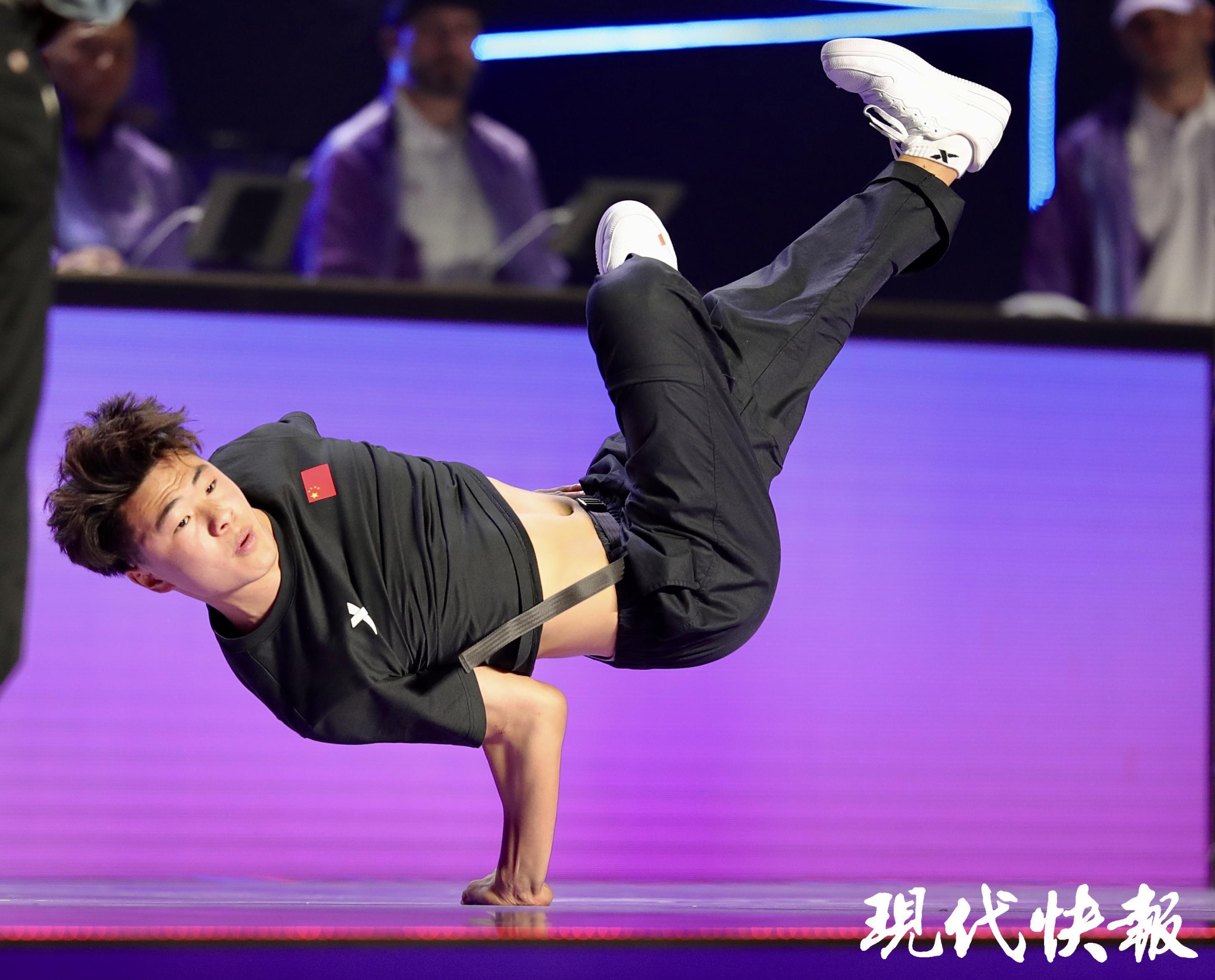 宝博体育app文脉华章｜奥运刮起“潮玩”风体育文化的年轻态表达(图5)